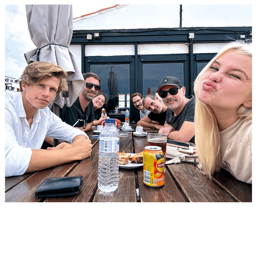 Sentei-me na Noite - Entre Aspas